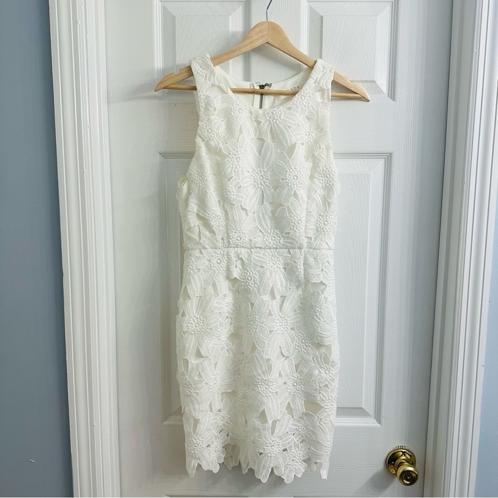 ASTR Dress Mini Dainty White Floral Lace Sheath Bridal Wedding Size Small - Picture 3 of 7